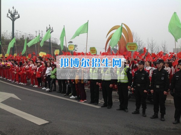 四川省宜賓市南溪區(qū)職業(yè)高級(jí)中學(xué)校學(xué)前教育齊拉練，共踏春風(fēng)迎春景