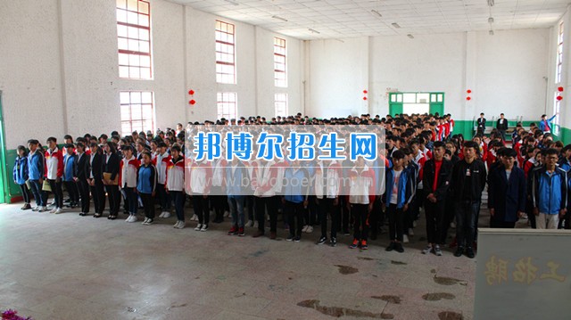 馨知心集團(tuán)、云南動(dòng)高鐵普鐵公司、上海大眾等多家單位在我校舉辦招聘會(huì)