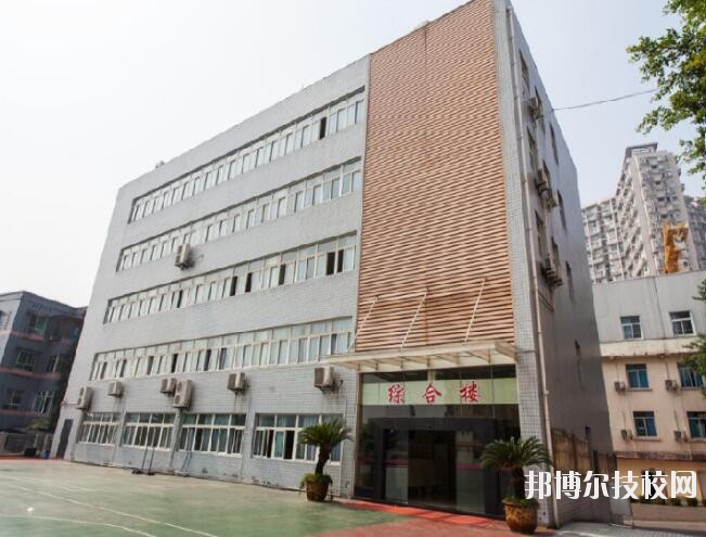 重慶建筑高級技工學校2020年報名條件、招生要求、招生對象