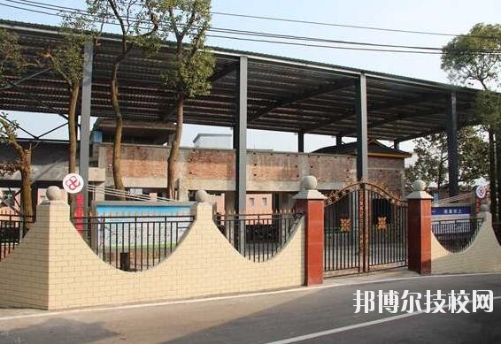 重慶工商學(xué)校2020年報(bào)名條件、招生要求、招生對(duì)象
