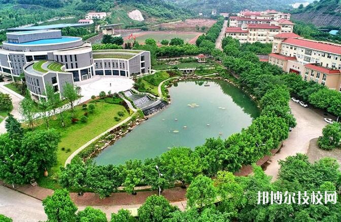 重慶女子職業(yè)高級中學(xué)2020年報(bào)名條件、招生要求、招生對象