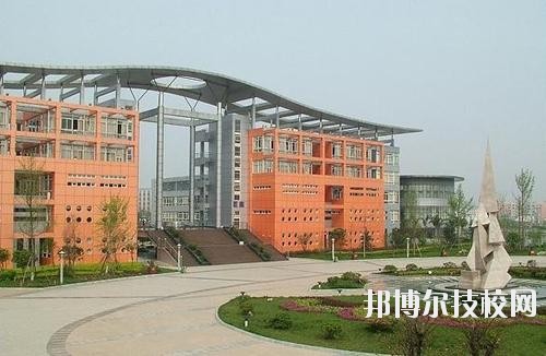 成都市中山職業(yè)技術(shù)學(xué)校2020年報(bào)名條件、招生要求、招生對象