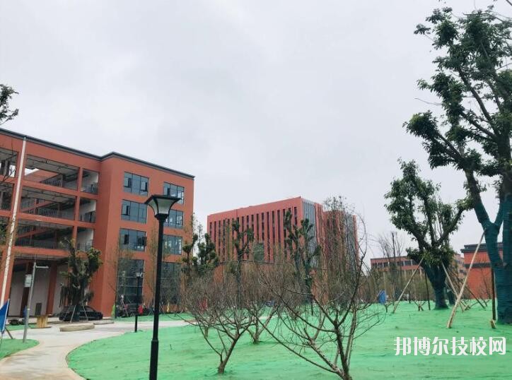 重慶五一高級(jí)技工學(xué)校2020年報(bào)名條件、招生要求、招生對(duì)象