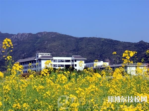 樂清市雁蕩山旅游學(xué)校2020年報名條件、招生要求、招生對象