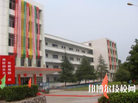 江西通用技術(shù)工程學(xué)校2020年報(bào)名條件、招生要求、招生對(duì)象