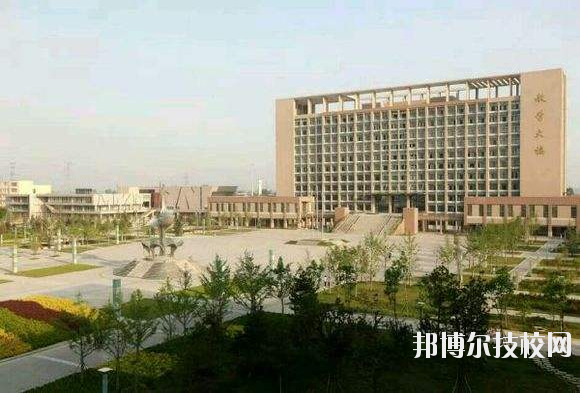 咸陽理工職業(yè)專修學院2020年報名條件、招生要求、招生對象