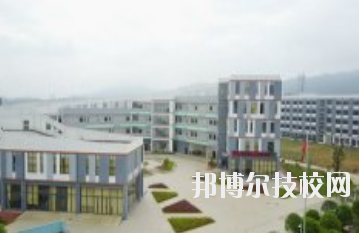 江西輕工業(yè)高級(jí)技工學(xué)校2020年學(xué)費(fèi)、收費(fèi)多少