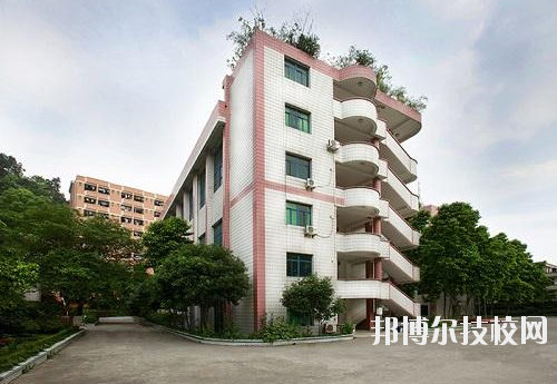 重慶護(hù)士學(xué)校2020年報名條件、招生要求、招生對象