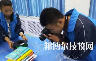 平?jīng)龉I(yè)中等專業(yè)學校2020年學費、收費多少