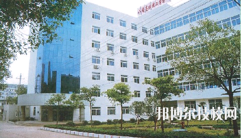 國(guó)營(yíng)八二一廠(chǎng)技工學(xué)校2020年報(bào)名條件、招生要求、招生對(duì)象
