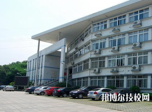 鄞州職業(yè)高級(jí)中學(xué)2020年報(bào)名條件、招生要求、招生對(duì)象