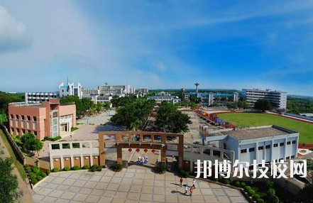 重慶青山工業(yè)技工學(xué)校2020年報(bào)名條件、招生要求、招生對(duì)象