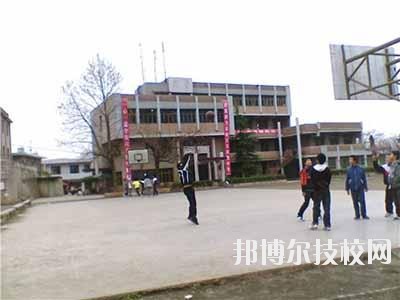 貴州龍里中等職業(yè)學(xué)校2020年報(bào)名條件、招生要求、招生對(duì)象
