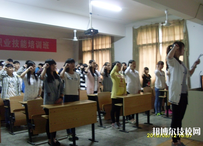 安源區(qū)職業(yè)中等專業(yè)學(xué)校2020年報(bào)名條件、招生要求、招生對(duì)象
