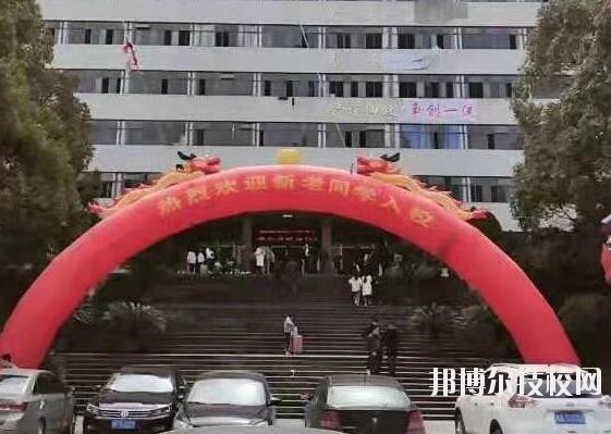 貴陽精工科技學(xué)校2020年學(xué)費、收費多少