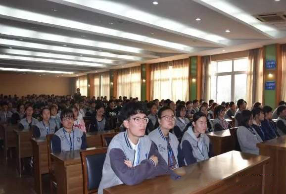 江陰華姿中等專業(yè)學(xué)校2020年報(bào)名條件、招生要求、招生對(duì)象