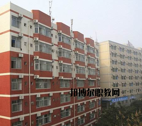 重慶機(jī)電工業(yè)學(xué)校2020年報(bào)名條件、招生要求、招生對(duì)象