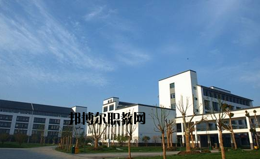 蘇州吳中技工學(xué)校2020年報(bào)名條件、招生要求、招生對(duì)象
