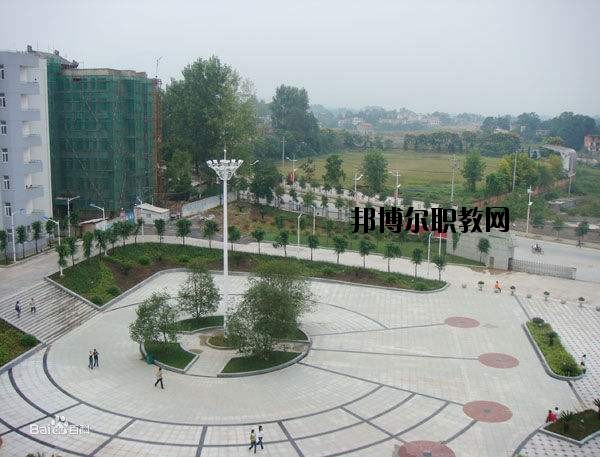 來鳳中等職業(yè)技術(shù)學(xué)校怎么樣、好不好