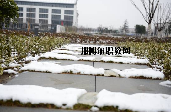 江蘇高港中等專業(yè)學(xué)校2020年報(bào)名條件、招生要求、招生對(duì)象
