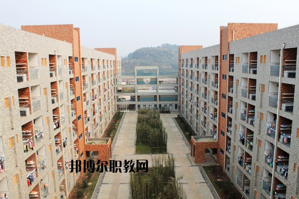 曲靖馬龍縣職業(yè)技術(shù)學(xué)校2020年招生辦聯(lián)系電話(huà)