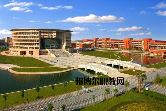 咸寧電子科技學(xué)校2020年報名條件、招生要求、招生對象