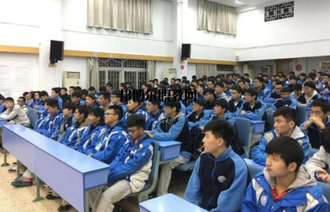 貴州銅仁玉昆中等專業(yè)學(xué)校2020年報(bào)名條件、招生要求、招生對(duì)象