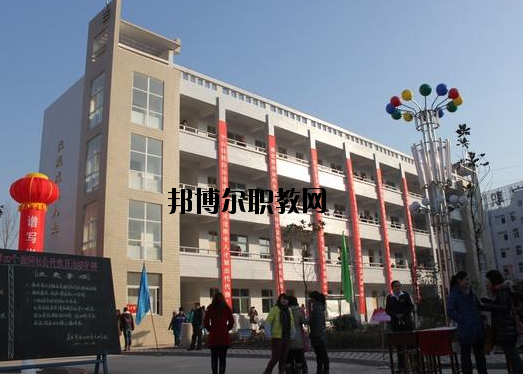 靈寶職業(yè)中等專業(yè)學(xué)校2021年報(bào)名條件、招生要求、招生對(duì)象