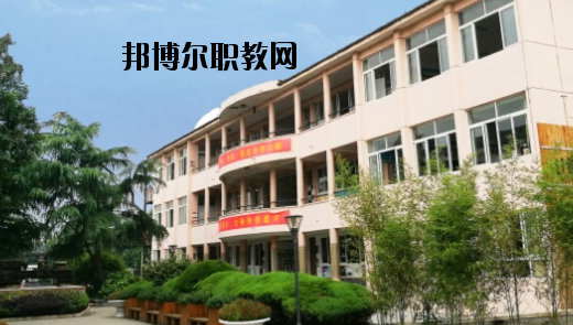 浙江吉利汽車工業(yè)學(xué)校2020年報(bào)名條件、招生要求、招生對(duì)象