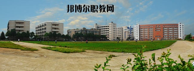 華寧縣職業(yè)高級(jí)中學(xué)怎么樣、好不好