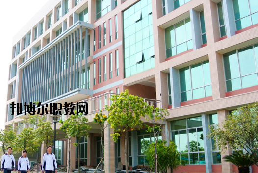 東莞信息技術(shù)學(xué)校2020年報名條件、招生要求、招生對象