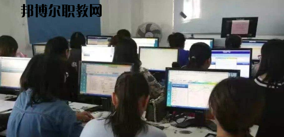 梧州機(jī)電技工學(xué)校2020年報(bào)名條件、招生要求、招生對象 