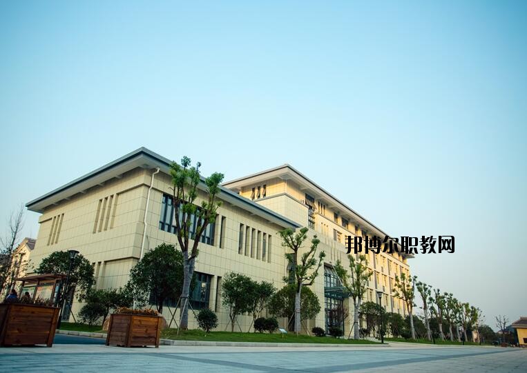 龍游縣職業(yè)技術(shù)學(xué)校2020年報名條件、招生要求、招生對象