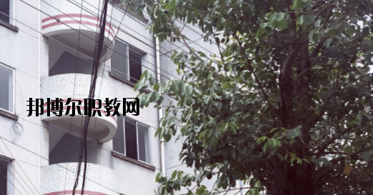 廣西工貿(mào)職業(yè)技術(shù)學(xué)校2020年報名條件、招生要求、招生對象 