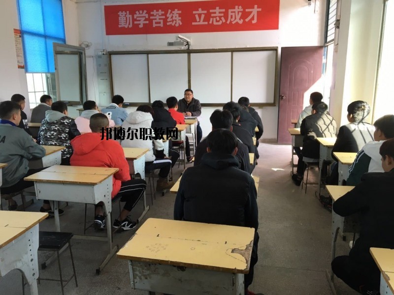 銅鼓縣職業(yè)中專學(xué)校2020年報名條件、招生要求、招生對象