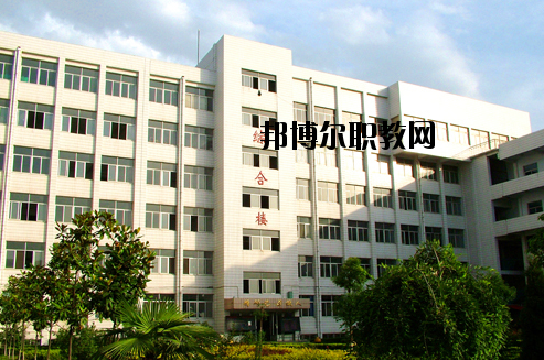 南陽文化藝術(shù)學(xué)校2021年報(bào)名條件、招生要求、招生對(duì)象