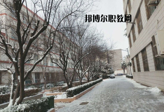 河南平頂山外國(guó)語(yǔ)學(xué)校2021年報(bào)名條件、招生要求、招生對(duì)象