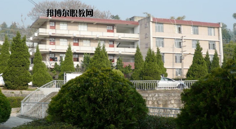 保山隆陽(yáng)區(qū)職業(yè)技術(shù)學(xué)校2020年報(bào)名條件、招生要求、招生對(duì)象