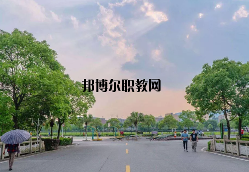 新余新興產(chǎn)業(yè)工程學(xué)校怎么樣、好不好