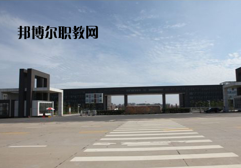 江西建設(shè)工程學(xué)校2020年報名條件、招生要求、招生對象