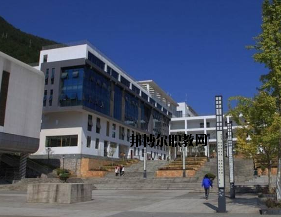 湖北宜昌城市建設(shè)學(xué)校2020年報名條件、招生要求、招生對象