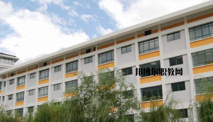 興山職業(yè)教育中心學(xué)校怎么樣、好不好