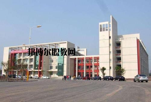 內(nèi)江宏昌職業(yè)技術(shù)學校2020年報名條件、招生要求、招生對象