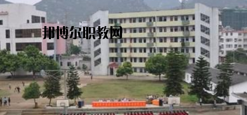 賀州技工學(xué)校2020年報(bào)名條件、招生要求、招生對象 