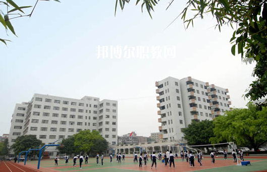 廣州醫(yī)藥職業(yè)學(xué)校2020年報(bào)名條件、招生要求、招生對(duì)象