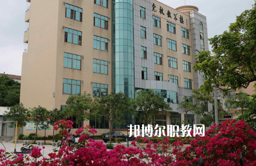湛江海濱職業(yè)技術(shù)學(xué)校2020年報名條件、招生要求、招生對象