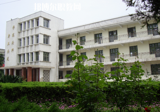 安徽霍邱師范學(xué)校2020年報名條件、招生要求、招生對象