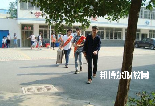 合肥商貿(mào)職業(yè)學(xué)校2020年報名條件、招生要求、招生對象