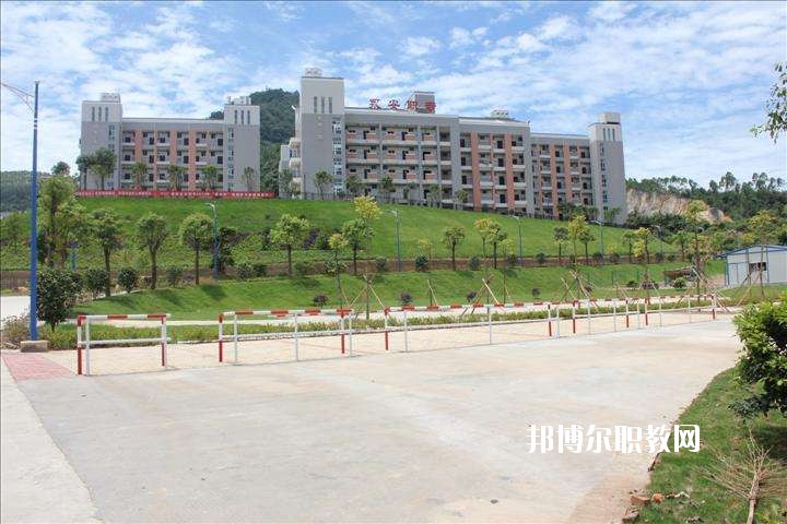 延津無(wú)線電技術(shù)學(xué)校2021年報(bào)名條件、招生要求、招生對(duì)象