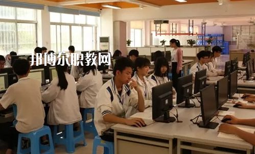 佛山順德區(qū)李偉強(qiáng)職業(yè)技術(shù)學(xué)校怎么樣、好不好